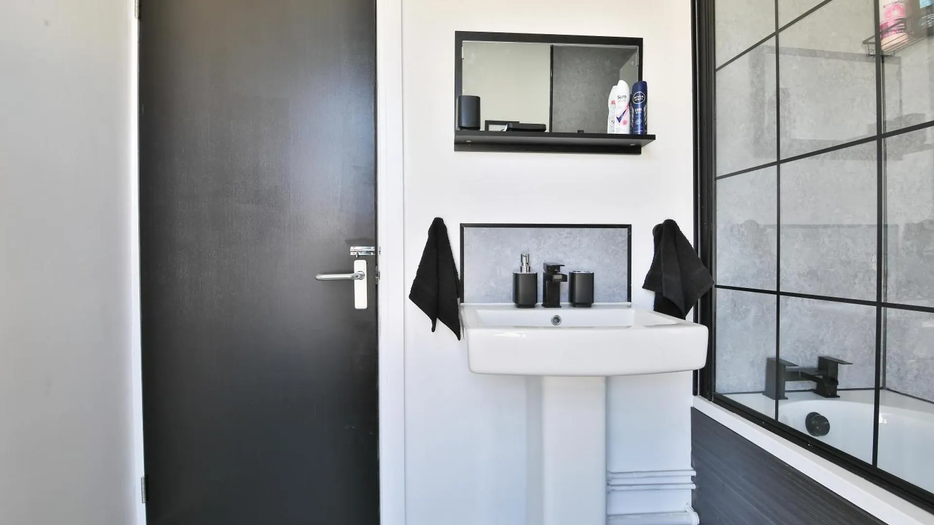 Hiks Accommodation Swansea