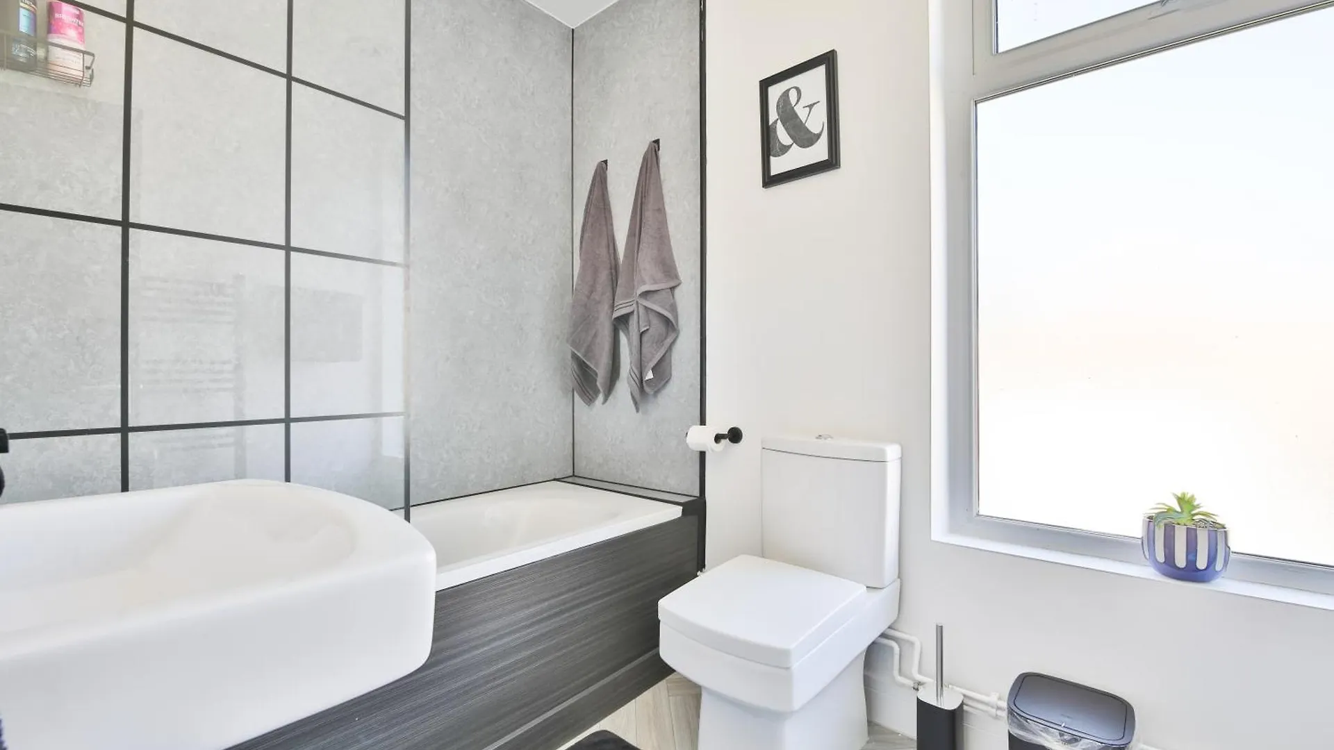 Hiks Accommodation Swansea United Kingdom