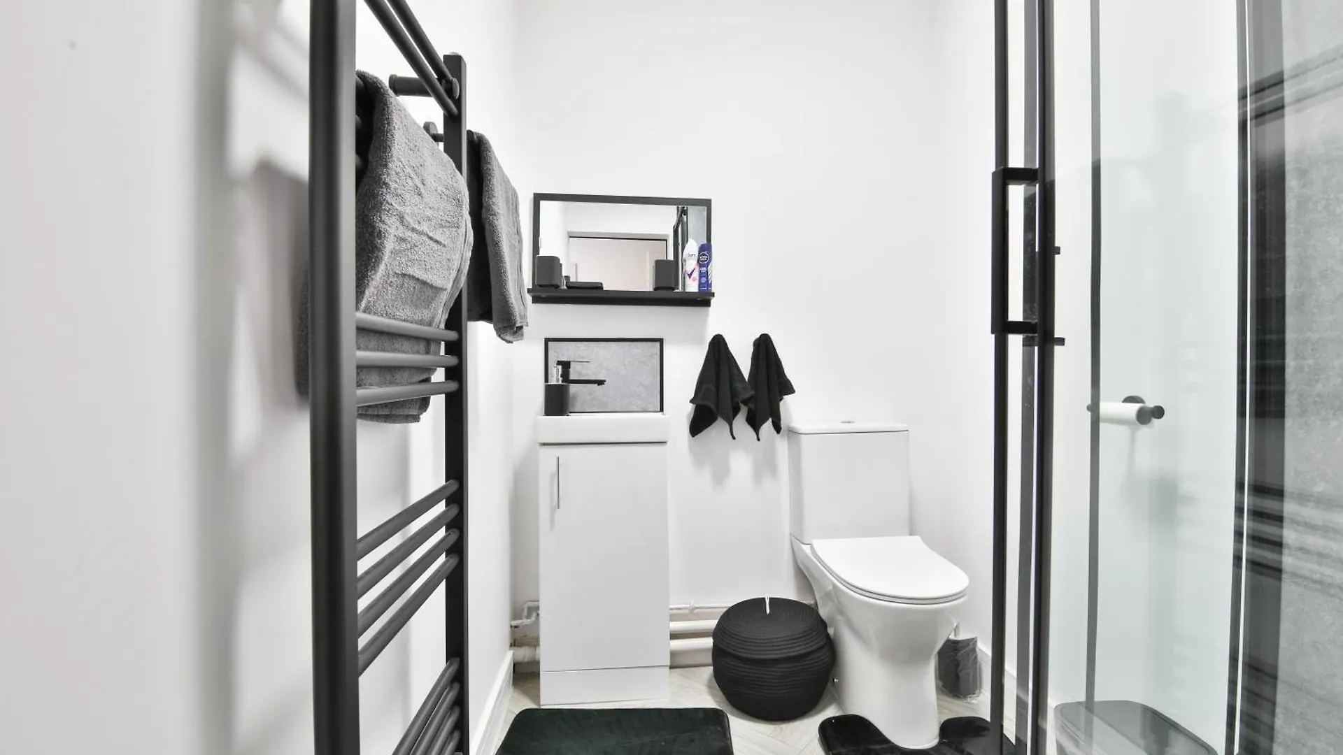 Hiks Accommodation Swansea