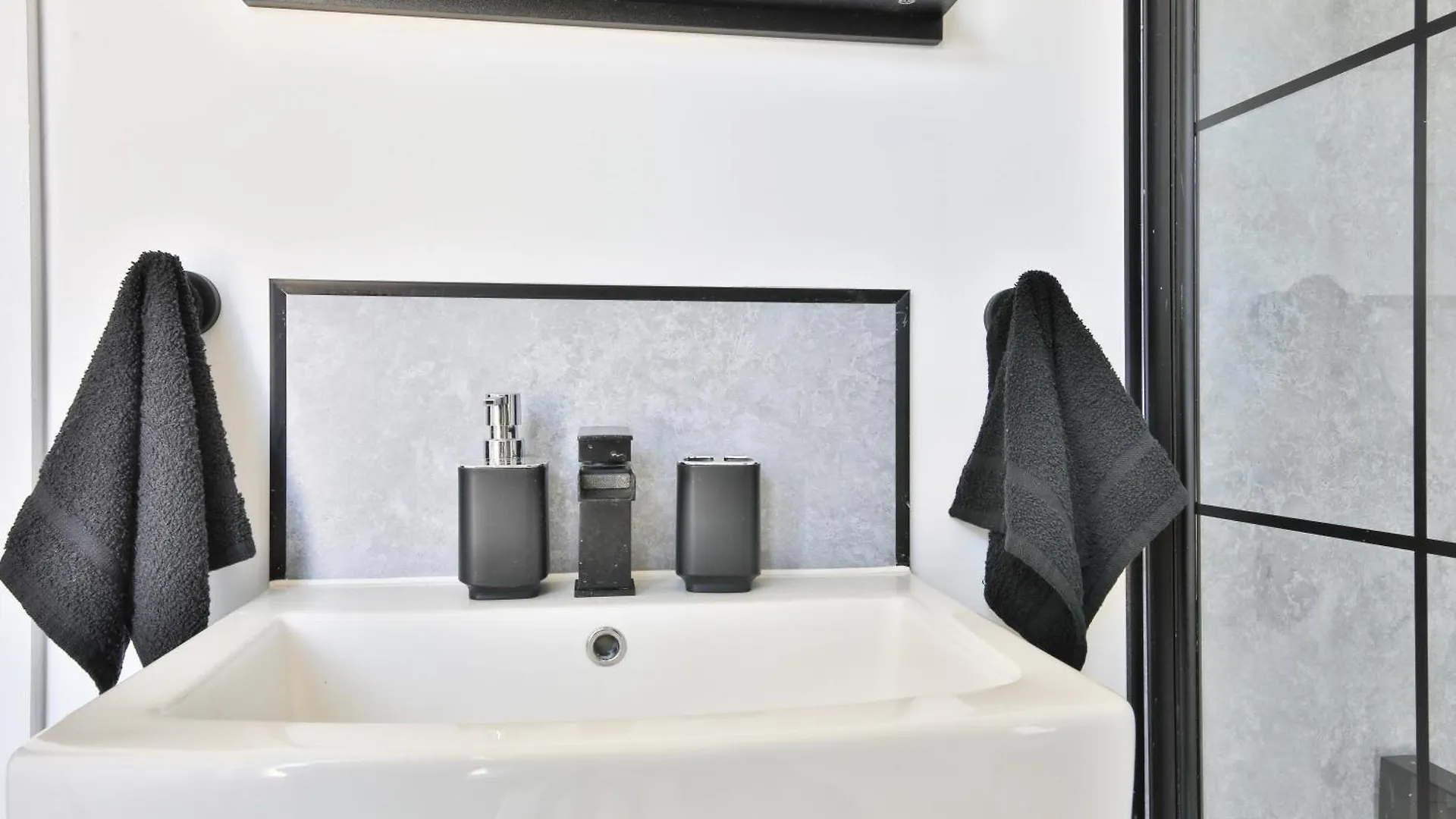 Hiks Accommodation Swansea Apartment