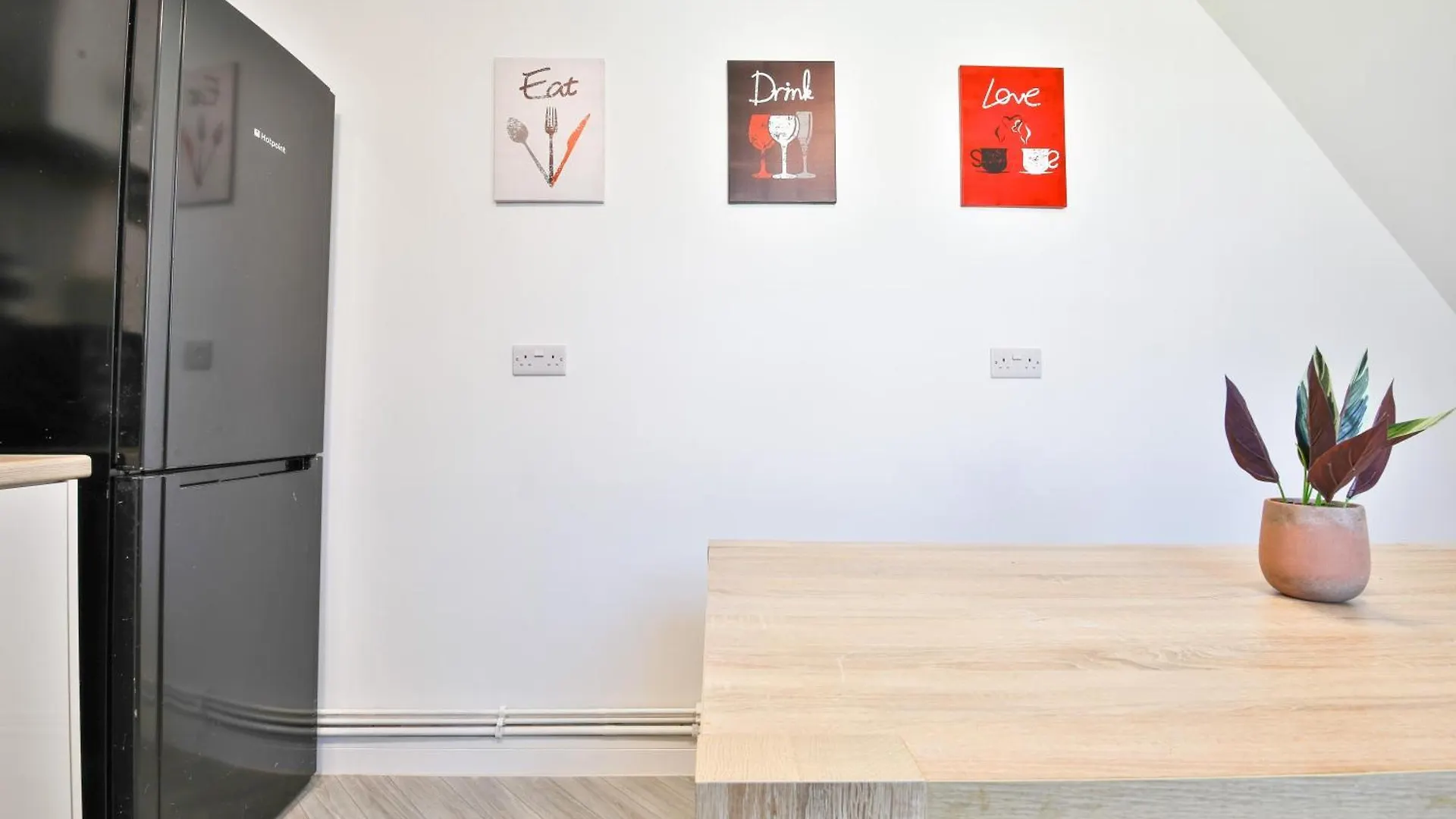 Apartment Hiks Accommodation Swansea