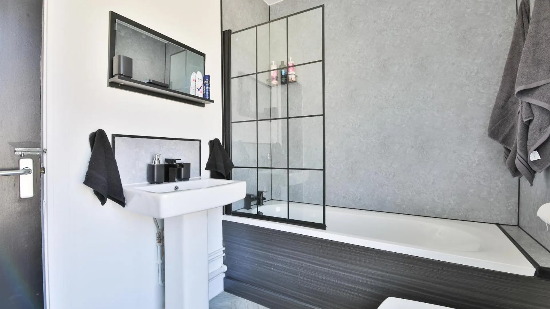 Hiks Accommodation Swansea Apartment